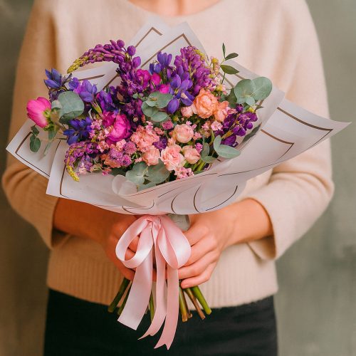 Букет цветов «Люпиновый бриз»