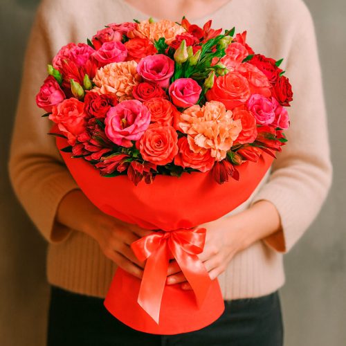 Флористический букет «Цветочный вихрь»