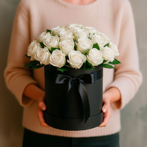 Монокоробка из белых роз «Снежная нежность»